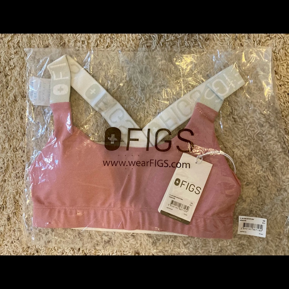 Figs XS chalk pink performance bra